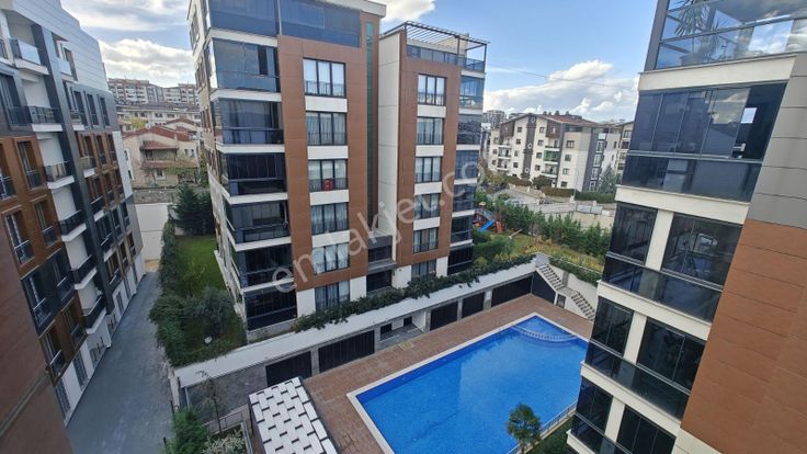 Balat'ta Luyapark'ta Satılık 5+1 Dubleks Daire