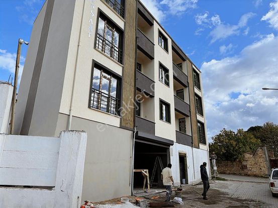 Karaağaçda Geniş Arakat Kısa Sürede Teslim 1+1 Ferah Daire