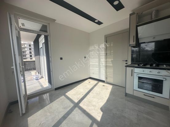 V.karşıyaka Mahallesi Cadde Üzeri 2+1