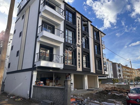 Merkezde Asansörlü Kaliteli 1+1 Güzel Daire