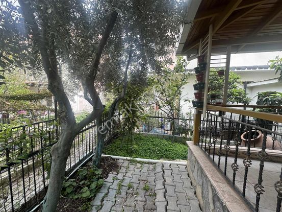 Yenifoça Maliyeciler Sitesi'nde 3+1 Bahçeli Müstakil Kiralık