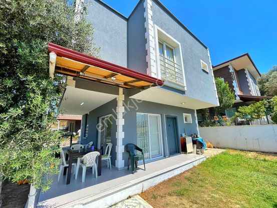 Kuşadası Davutlar'da Havuz İstedi 3+1 Satılık Yazlık