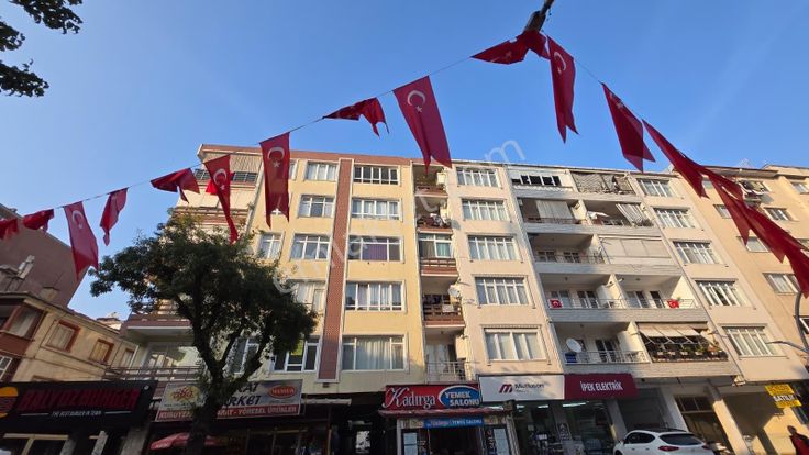 Yalova Merkez De Mükemmel Konumda İçi Yenilenmiş 140m2 3+1