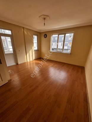 Katta Hastane Dibi Cadde Üzeri Daire