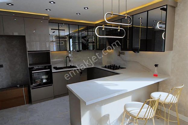 Güneşevler'de 4+1 Site İçinde K.otoparklı Satılık Lüks Daire