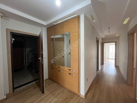 Cennetayağı Yürüyüş Yolunda Ara Kat 3+1 Doğalgazlı Kiralık Daire