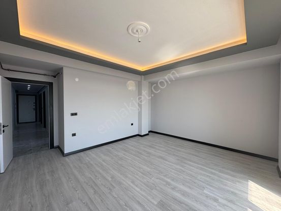 Zafer Mahallesinde Deniz Manzaralı Geniş Ferah 2+1 Daire