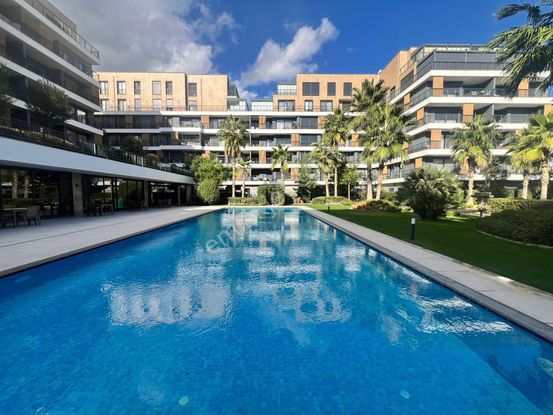 Gaziemir Aryom Koru'da Havuzlu, Bahçeli 2+1 Daire