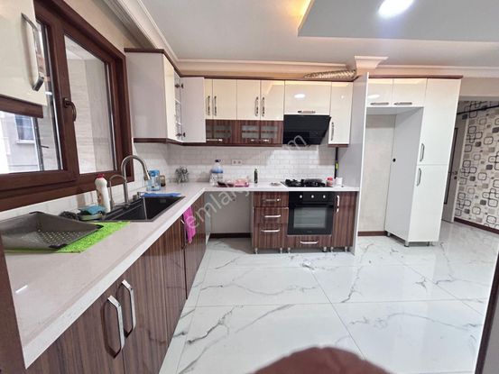 Lider Emlak'tan Güneşevlerde Kiralık 3+1 Daire