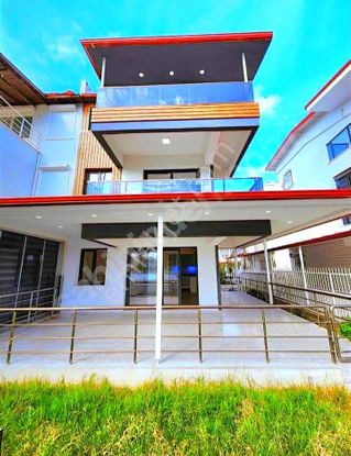 Kuşadasında Plaja Çok Yakın 4+1 Villa