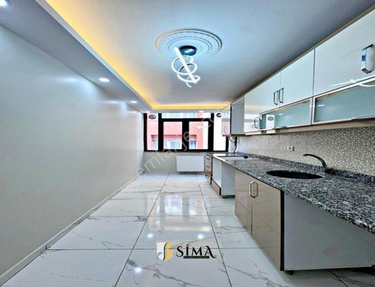 Cadde Üzeri Yeni Metro Projesine 7 Dk Ara Kat 2+1 Fırsat Daire !