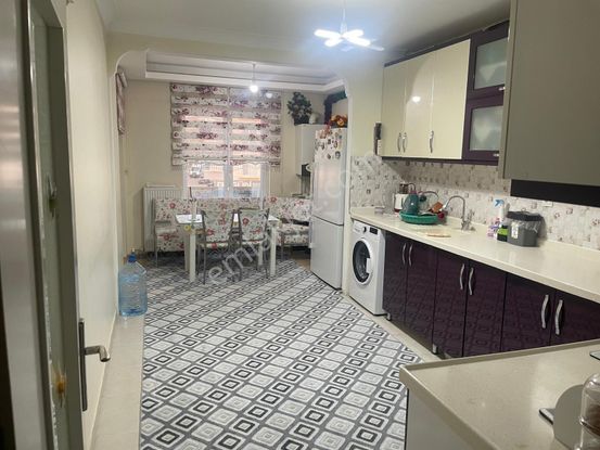 29 Ekim Güzel Lokasyonda 4.5+1 Katta Satılık Dairemiz