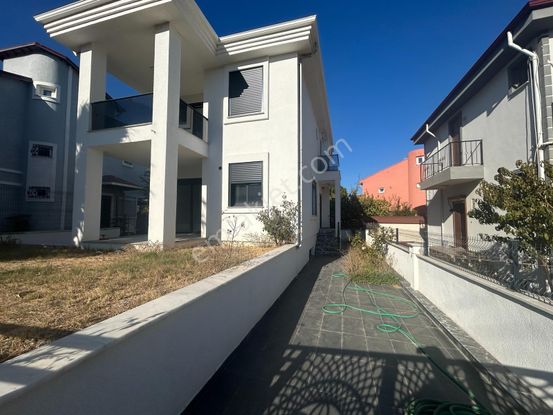 Rw Nefes' Ten Pelitköy' De Denize 100 Mt 6+1 Tam Müstakil Villa