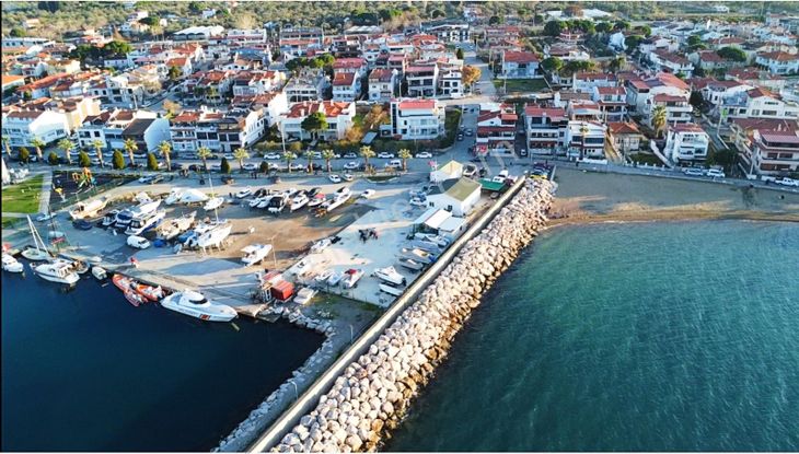 Rw Nefes'ten İskele' De Sahile 230 Metre Bahçeli Dubleks Daire