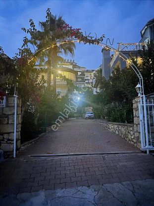 Alanya Avsallar'da Eşyalı Satılık 2+1 Geniş Ferah Daire