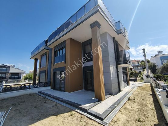 Rw Nefes' Ten Pelitköy' De Denize 4.sıra 4+1 Tripleks Villa