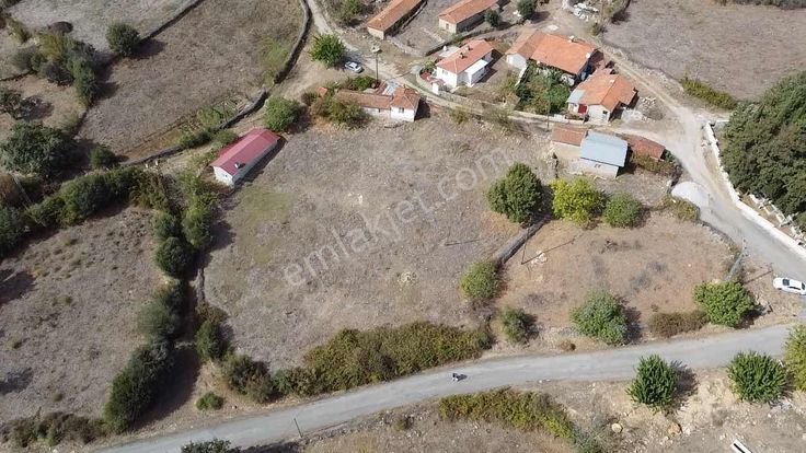 Balnovadan Balya Çakallarda Elektrik Su Aboneliği Olan Arsa Satı