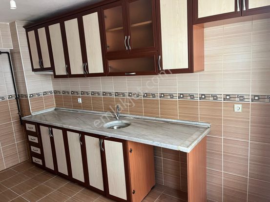 Süvari Mahallesinde 2. Katta E.banyolu Çift Balkon Kiralık 3+1 Daire