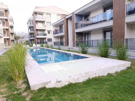 Taş Emlak'tan 3+1 Havuzlu Sitede Sıfır Daireler