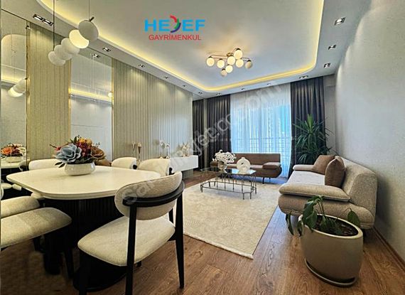 Hedef'ten Yaşardoğu Cad. Üzeri Gmk'ya Yakın Kapalı Otoparklı 4+1