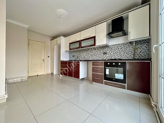 Yüksel'den Satılık Edremit'te Harika Lokasyonda Ayrı Mutfak 3+1 Daire