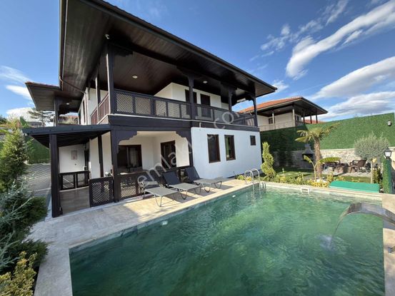 Sapanca Akçay Mah. Müstakil Havuzlu 4+1 Villa | Tapu54