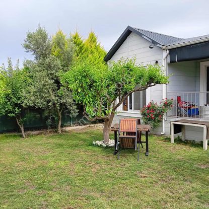 Kale İçine Yürüme Mesafesinde Geniş Bahçeli 1+1 Büyütülebilir