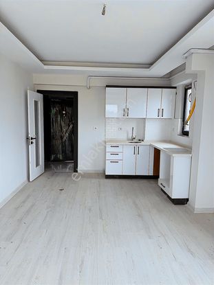 Yenimahalle De Geniş Balkonlu 1+1 Satılık Daire