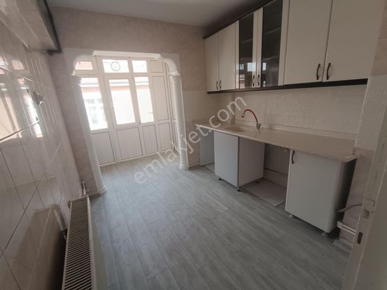 Sincan Plevnede 3+1 Katta Güney Cephe Yapılı Trene Ulaşıma Yakın Daire