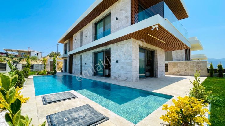 Her Şeyiyle Fark Yaratan Villa! Kuşadası Soğucakta Satılık Villa