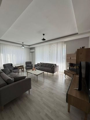 Bağcılar Ahmet Kaya Caddesin De Satılık 3+1 Orta Kat Daire..