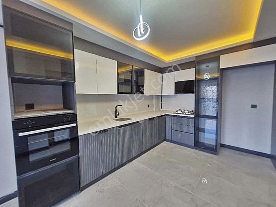 Yuvam'dan Ultra Geniş Ara Katta Mükemmel Lokasyon'da 3+1 Daire!!