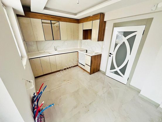 Yuvam'dan Ebeveyn Banyolu Merkezi Konumda 3+1 Yüksek Giriş Daire