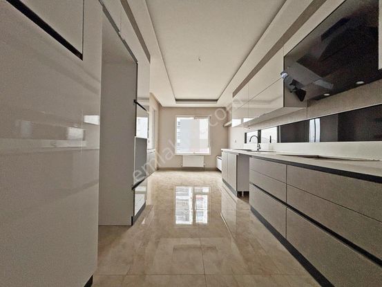 Yuvam'dan Yenikentin En Prestijli Sitesinde 4+1 Daire Fırsatı