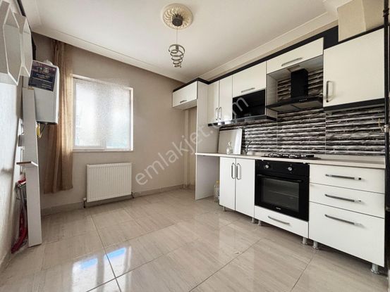 **yuvam'dan Menderesin Göbeğinde E.banyolu Masrafsız Geniş 3+1**