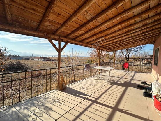 Kırşehir Toklumen Köyünde 557 M2 Arsa İçinde 2+1 100 M2 Satılık Ev