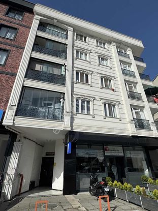 Marmaray Durağına Komşu İskanlı 2 Kat Otoparklı Balkonlu 2+1