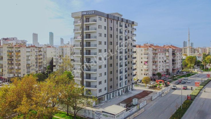 Bayraklı Yüzbaşı İbrahim Hakkı Cad. Kurumsala Kiralık Dükkan