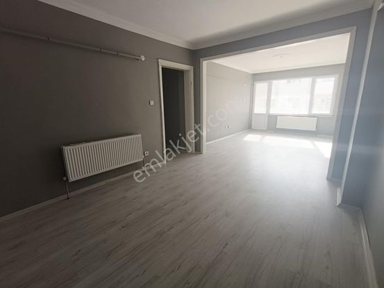 Karaca'dan Merkezi Konumda 2+1 Komple Yenilenmiş Satılık Daire