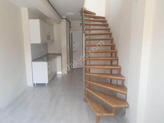 Bahçelievler Mahallesinde Dupleks Geniş Aydınlık 2+1 Kiralık