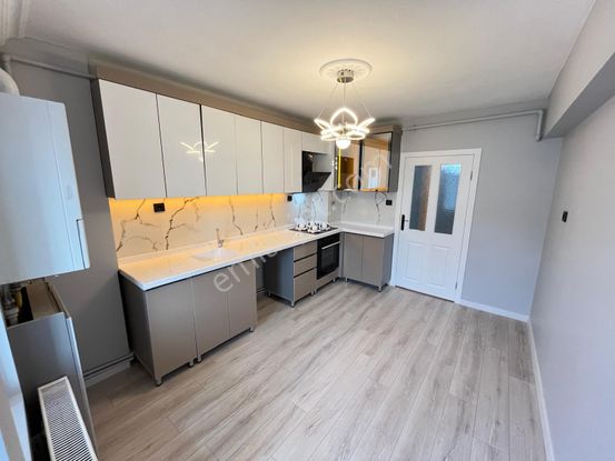 Karapürçek'te Eyüp Cami Yakını Full Yapılı 3+1 2.kat 130 M2 Satılık Daire !!