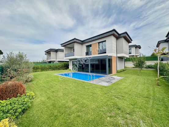 [kassel Yapı] Kapalı Otoparklı Sitede-500m2 Bahçe-havuzlu Villa!