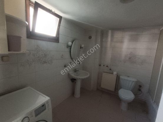 Halide Edip İ.ö Okulu Karşısı Satılık 3+1 Daire