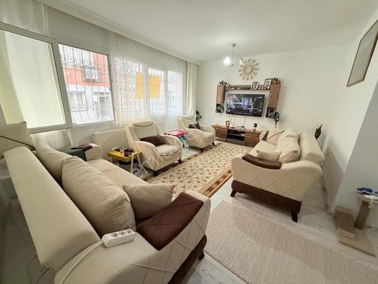 Üçyol Metro Yakını 3+1 120 M2 Bakımlı Arakat Fırsat Daire