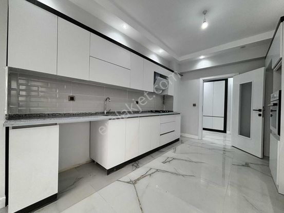 Cska Gayrimenkul'den Karakavak'ta Satılık 3+1 Daire