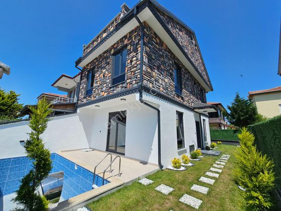 5+1 Müstakil Parsel , Havuzlu , Deniz Manzaralı ,ayrı Mutfaklı Lüks Villa