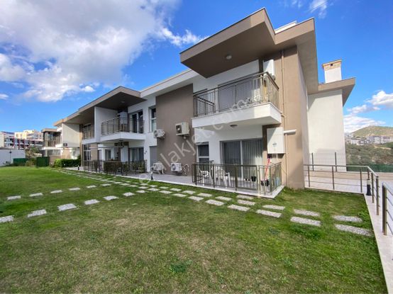 Kuşadasında 1+1 Eşyalı Kiralık Merkezi Konumda Sıfır Doğalgazlı Daire