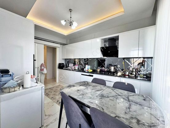 Karacaahmet'te Gaziray Karşısı Ara Kat Masrafsız Kiralık 3+1