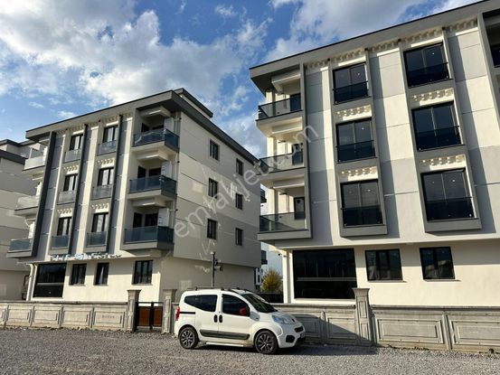 Zeki Emlak'tan Muradiye'de Site İçinde Satılık 1+1 Sıfır Daire