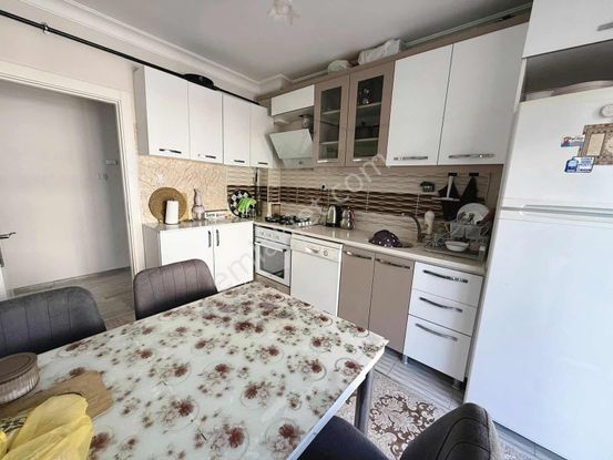 Şentürk Gayrimenkul'den Beşikkaya'da Ara Kat Cadde Üzeri Daire